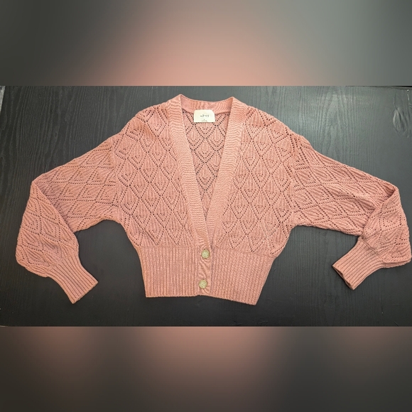 Wilfred Aritzia Pointelle Knit Wool Cotton Blend Cropped Cardigan Pink Sz M NWOT - Picture 5 of 11